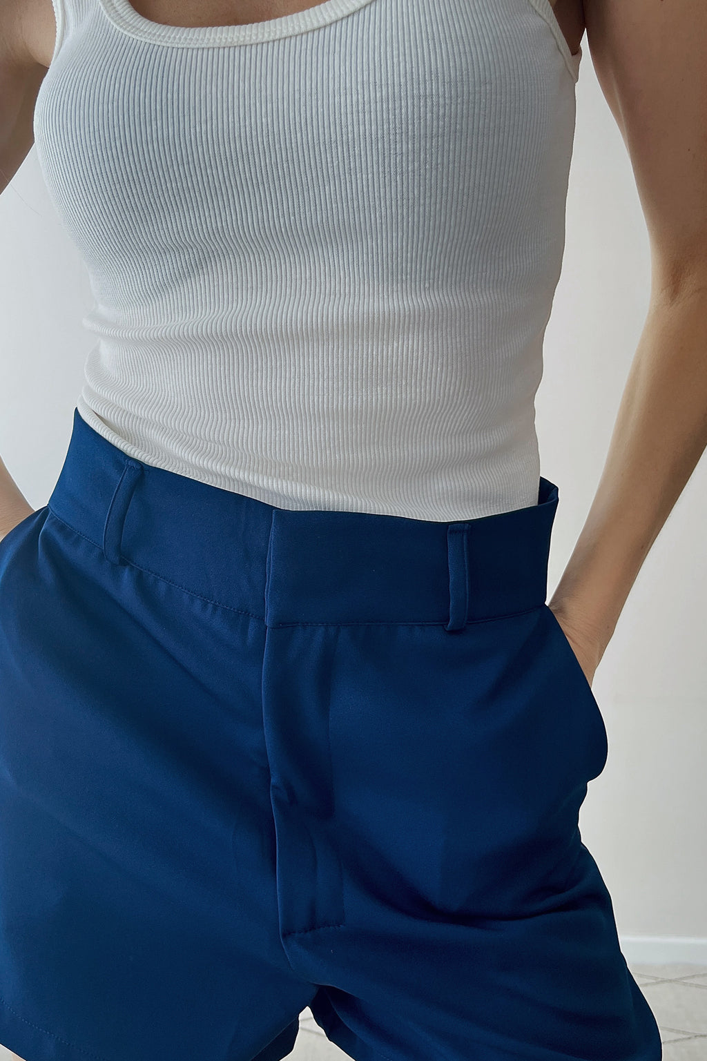 Short Alfaiataria Feminino Azul Marinho